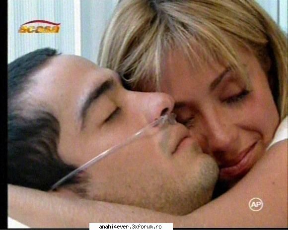 Annie:cu Poncho sau cu Ucker??? - anahi_rebela - Despre Anahi